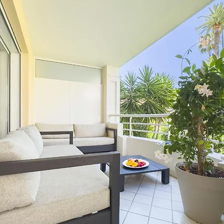 Le First By Winsome Destination Апартаменты *