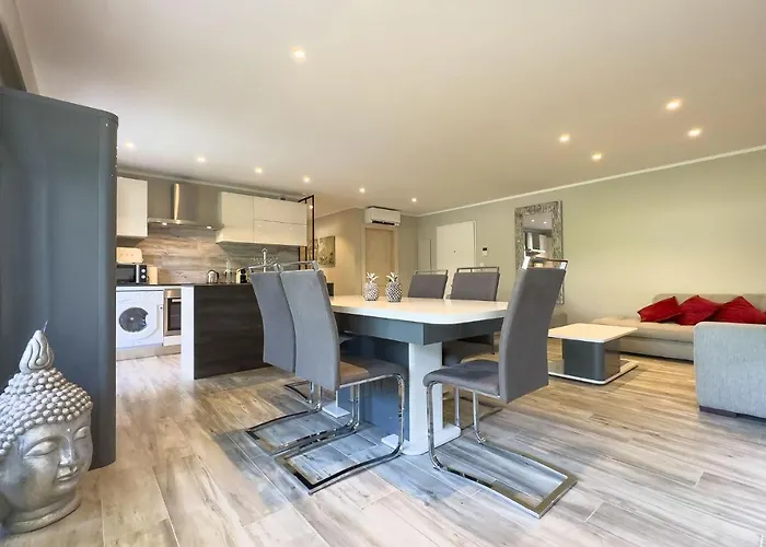 Le First By Winsome Destination