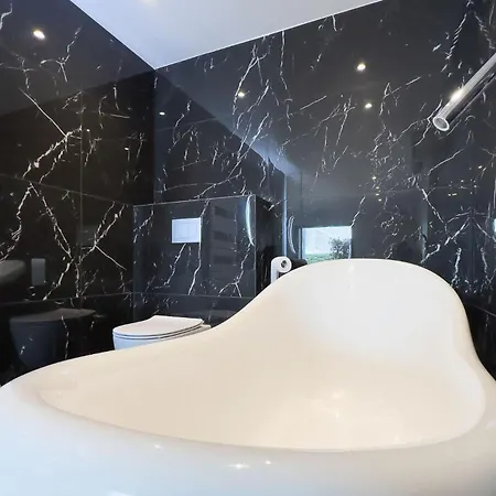 Le First By Winsome Destination